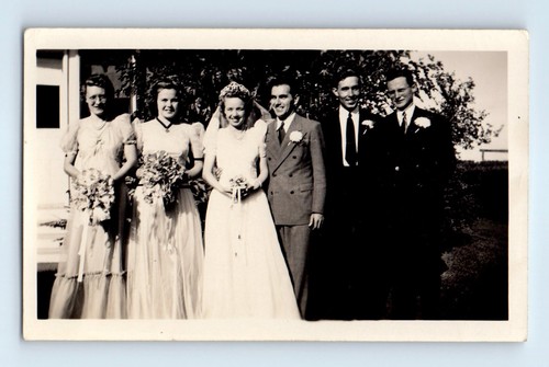 Old vintage photo men women - photo,