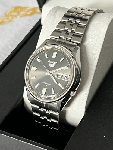 Seiko 7009 5130 - 5, dial