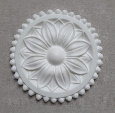 A 13.5cm white resin carved