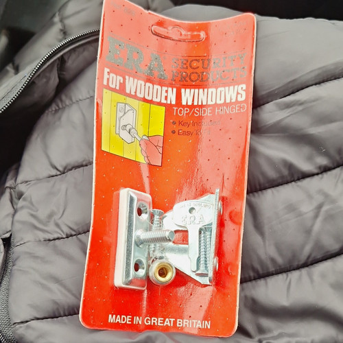 Era lockable window catch - catch, with