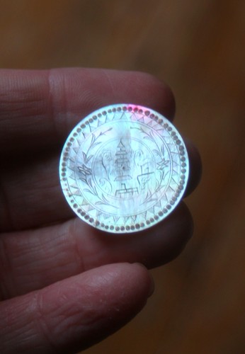 Antique mother pearl round - antique, of