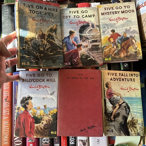 Famous five enid blyton - five,