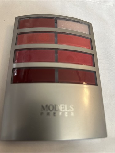 Models prefer palette 2 - palette, w/