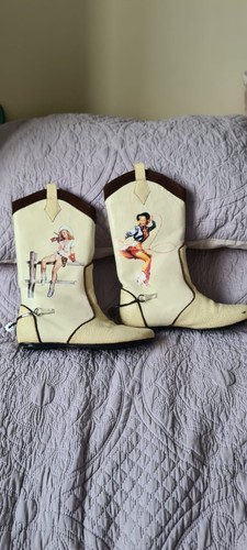 Irregular choice pin - choice, up