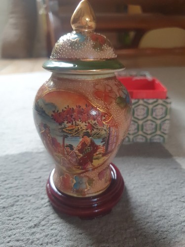 Vintage satsuma lidded ginger - satsuma,