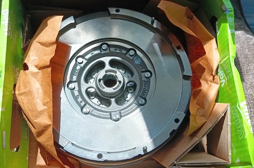 New dual mass flywheel - new,