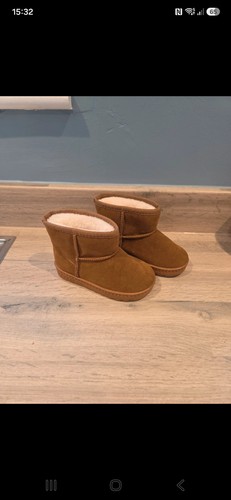 Girls beige ugg boots size - beige,
