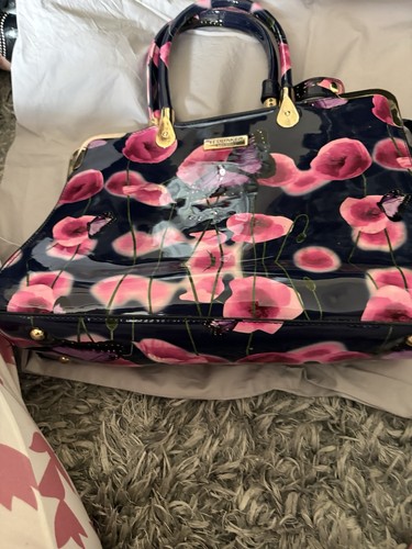 Lovely flowered bag lots - lovely,