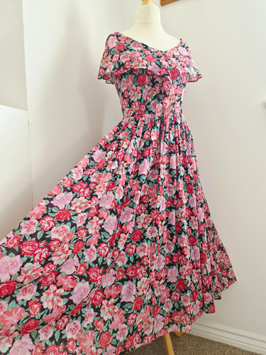 Vtg laura ashley - laura, black