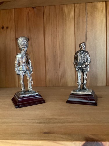 Metal military figures - metal,