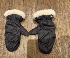 UGG Australia Mittens Size Age 4-7 Years Old. In Good Condition. Black.