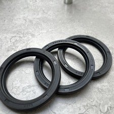 TRIUMPH TRIDENT T150 T160 5 SPEED GEARBOX Sproc. OIL SEAL 60-3510 BSA A75 Nos X3