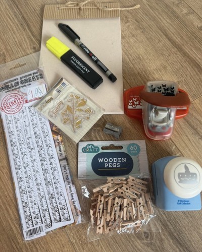 Paper punch craft kit - kit, pegs