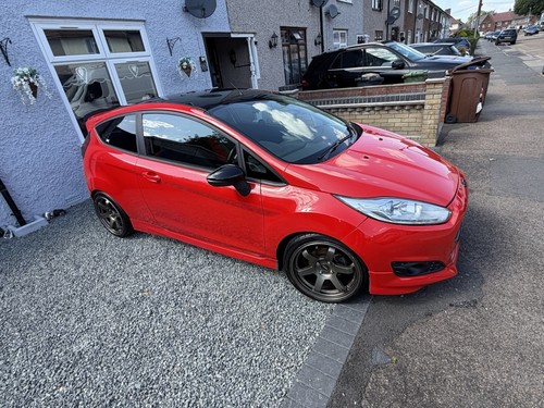 Ford fiesta red edition - red, zetec
