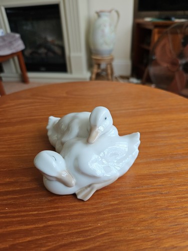 Nao lladro resting - nao,