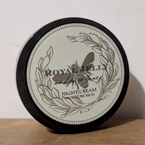 Royal jelly nourishing - jelly,