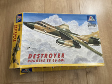 L280 Italeri Model Kit 199 - Destroyer Douglas EB 66 E-DL - 1/72