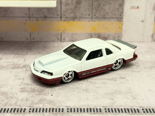 Hot wheels 1988 ford - hot,