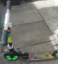 Razor A5 Lux Light up Kick Scooter Green, Age 8+, Max Rider Weight 100kg