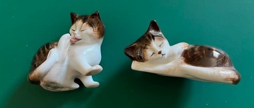 Small royal doulton cats - small,