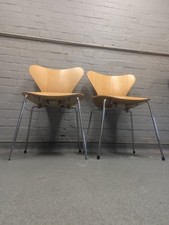 A Pair of Vintage Series 7 Chairs Arne Jacobsen Fritz Hansen