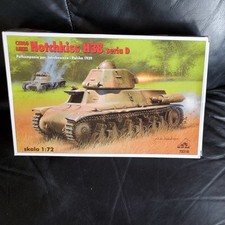 RPM 72218 Hotchkiss H38 Light Tank with 37mm Gun 1/72nd scale model kit