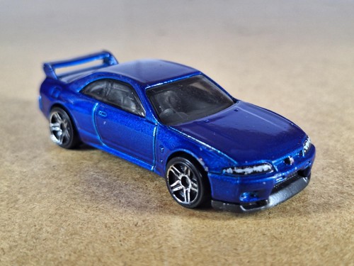 Hot wheels nissan skyline r - hot, gt-r
