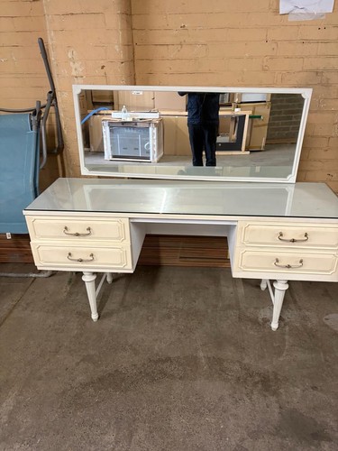 Gorgeous vintage cream vanity - vintage,