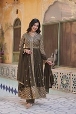 Pakistani Salwar Kameez Ready