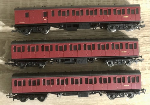 Gauge maroon coaches - 00,