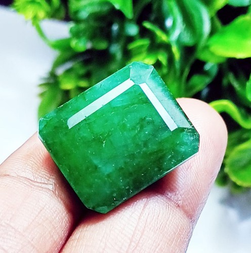 Emerald cut natural green - emerald,