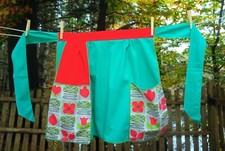 VTG Christmas Red & Green Hostess Apron Unique Potholder Pocket w/ Floral Print