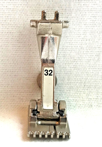 Bernina groove pintuck - 7,