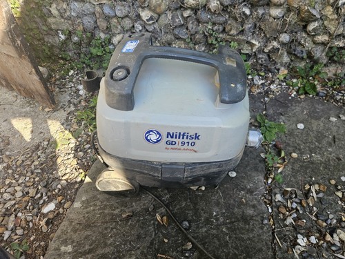 Nilfisk 910 canister vacuum - gd,