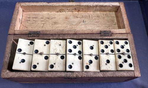Antique boxed set bone - boxed,
