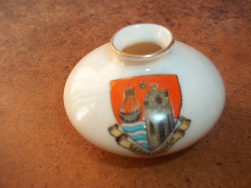Crested ware china scarborough - ware,