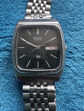 SEIKO 8223-5130 A Mens Vintage Watch Quartz Black Dial Date Japan