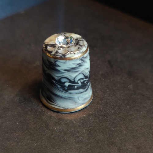 389 grey agate crystal - #389.,