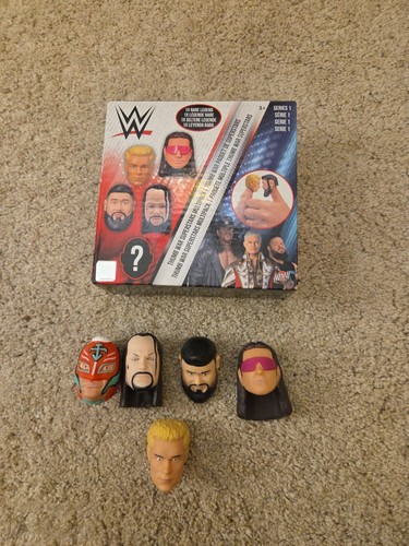 Wwe wrestling thumb war - wwe,