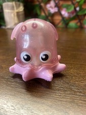 2003 Pearl Octopus 3" McDonald's Action Figure Bath Toy #4 Disney Finding Nemo
