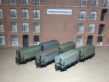 6 Hornby Dublo OO Gauge Model