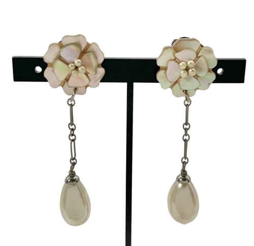 Chanel pearl teardrop - chanel,