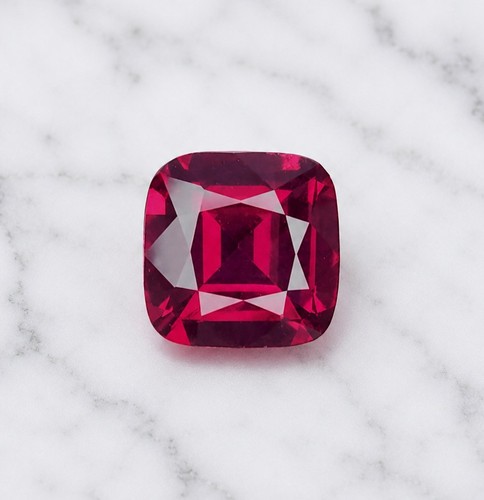 Carat maroon red spinel - maroon,