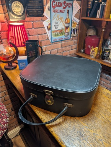 Vintage black vanity - vintage, red