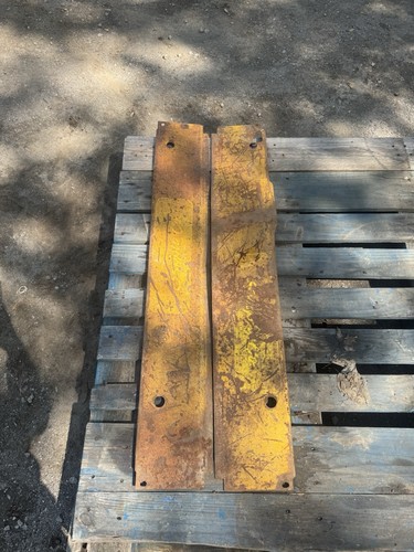 Caterpillar side panels - side,