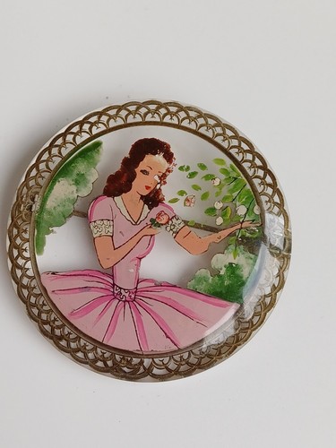 Pretty vintage lucite early - lucite,