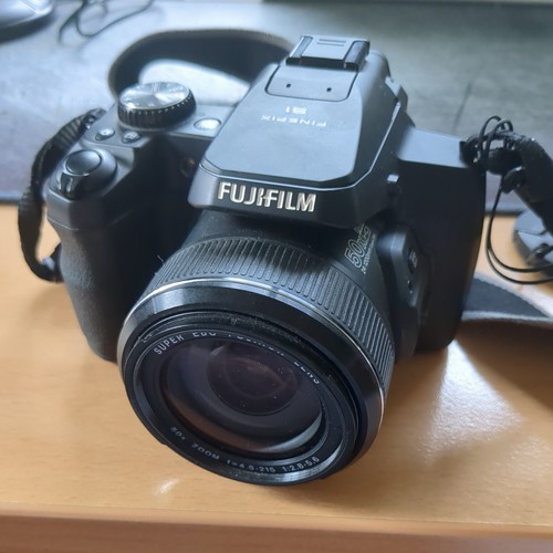 Fujifilm finepix 4mp - finepix, s1