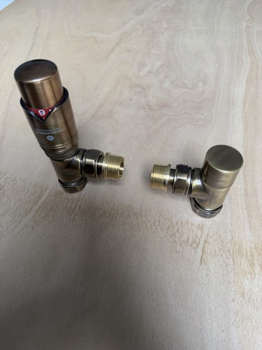 Antique brass 22mm - brass, angled