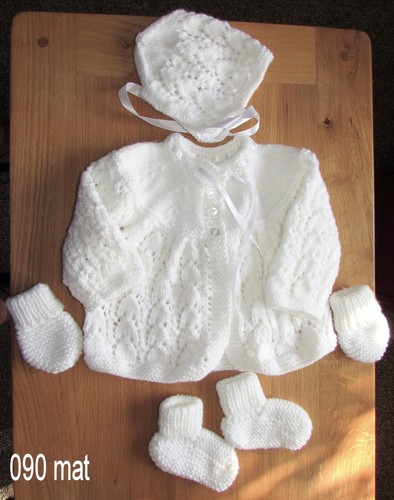 New soft white matinee set - new, 0