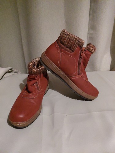 Size brown fleexy boots - size,